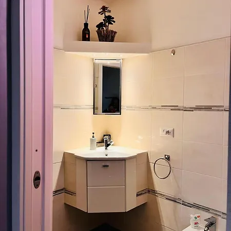 Beautiful Three-room In The Historic Center Appartement Verbania