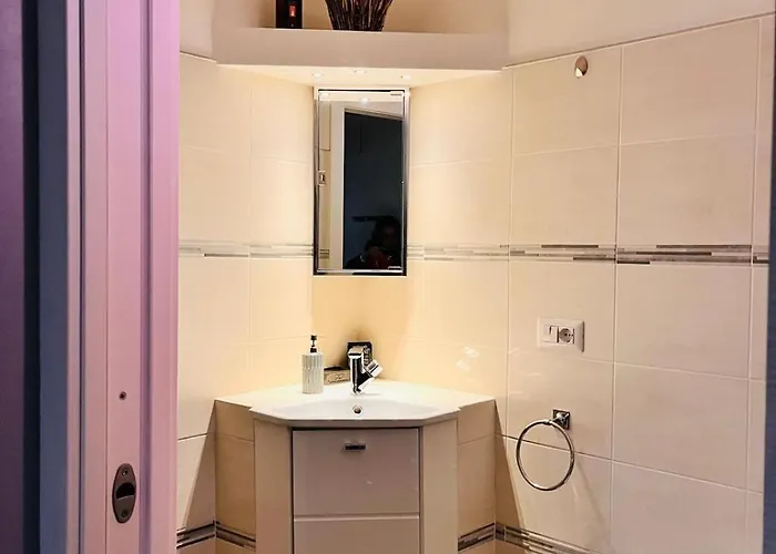 Beautiful Three-room In The Historic Center Apartament Verbania