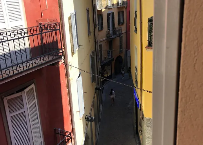 Beautiful Three-room In The Historic Center Apartament Verbania